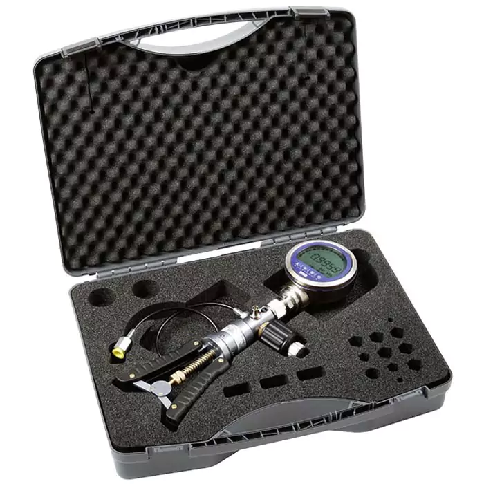 CPG1500 Precision Pressure Gauge